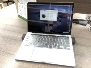 余計なコードなどなく装着可能