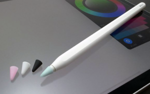 一番良いのはガラスフィルムとペン先で快適な書き味になるのが良い