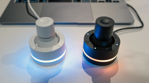 左が新型廉価版。右がプロユース版