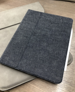 デニムの素材感がとても良い