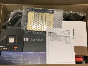 主要パーツはこんな感じで届いた