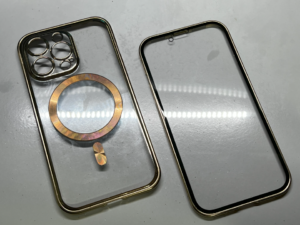 挟み込むだけかと思ったら、ガラス面が吸着するのね…